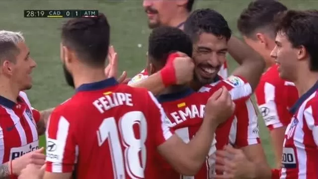 Luis Suárez marcó golazo de tiro libre en el duelo del Atlético de Madrid ante Cádiz