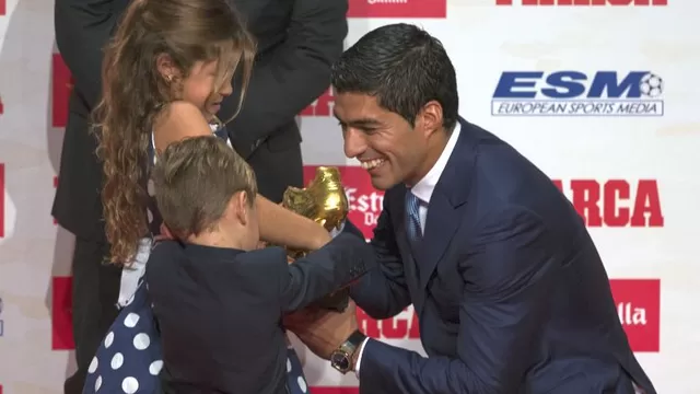 Luis Suárez vivió emotivo momento: sus hijos le entregaron Bota de Oro