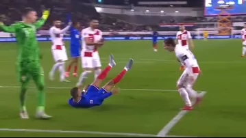 Modric se enfadó y le reclamó a Mbappé por tirarse en el área