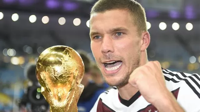 Lukas Podolski puso fin a su carrera en la selección alemana