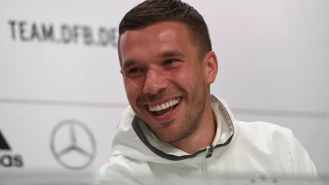 Lukas Podolski y la hilarante explicación de lo hecho por Joachim Löw