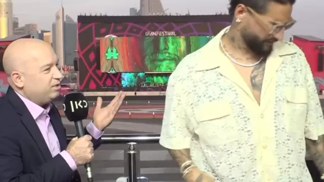Maluma era entrevistado por Moav Vardi, periodista de la cadena Kan TV.