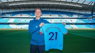 Manchester City confirmó el fichaje del lateral español Sergio Gómez