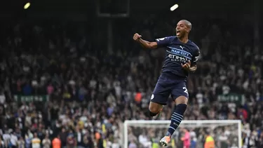 Fernandinho selló la goleada del City. | Foto: AFP/Video: Bein Sports