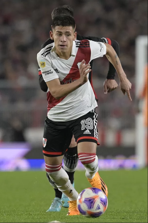 Claudio &#39;Diablito&#39; Echeverri, atacante argentino de 18 años. | Foto: AFP