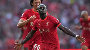 Mané aprovechó error del arquero del City para marcar el segundo gol del Liverpool. | Foto: EFE/Video: Tivibu Sport