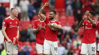 Manchester United debutó en la Premier goleado 5-1 al Leeds con tres goles de Bruno Fernandes