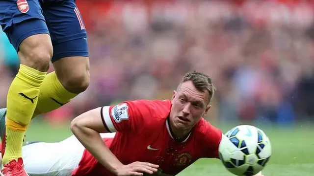 Manchester United: Phil Jones y una maniobra extrema ante el Arsenal