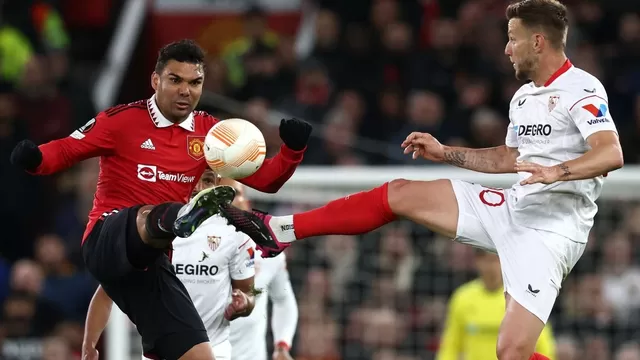 Europa League: Sevilla remontó y empató 2-2 en casa del United gracias a dos autogoles
