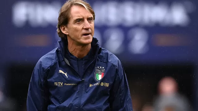 Mancini admitió estar &quot;preocupado&quot; por la falta de delanteros italianos