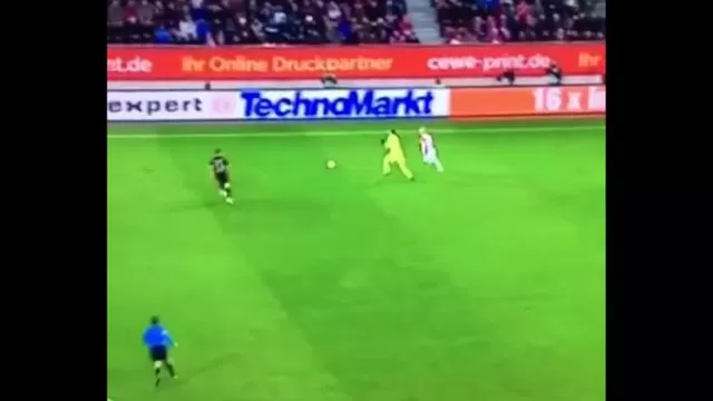 Manuel Neuer y una magnífica jugada como si fuera defensa