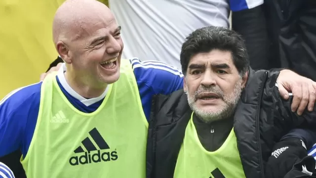 ¿Se acabó la amistad entre Maradona e Infantino? | Foto: AFP.