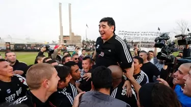 Maradona dirigió práctica de equipo de la Primera C de Argentina