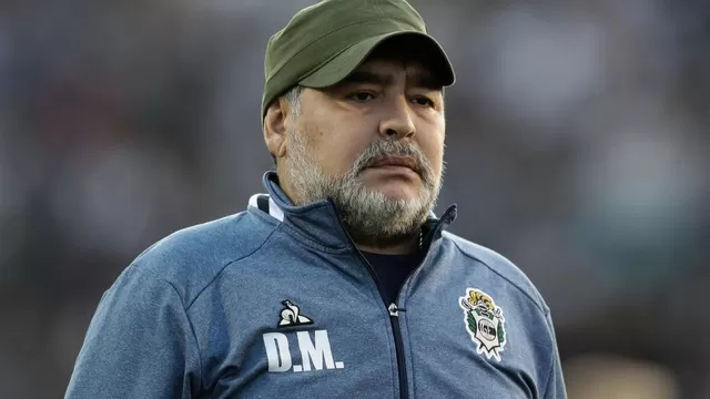 &quot;Maradona está enterrado sin corazón&quot;, afirmó el médico y periodista Nelson Castro