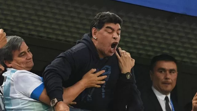 Maradona molesto porque prensa no lo pone entre candidatos a dirigir Argentina