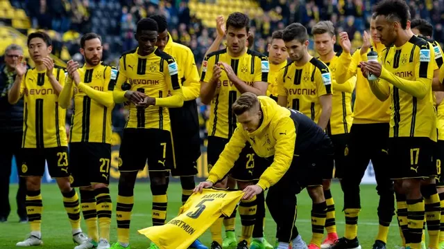 Borussia Dortmund: jugadores le dedicaron victoria a Marc Bartra-foto-4