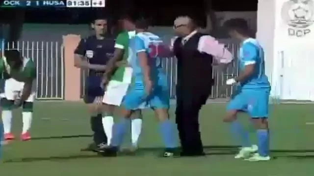 Marruecos: DT suspendido un año por invadir campo y amenazar al árbitro