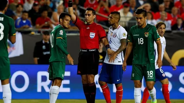 Marrufo, árbitro del polémico penal para Chile, fue vetado para el Mundial 2010