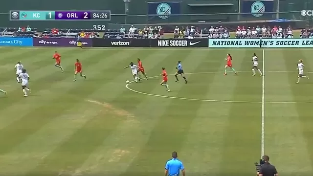 Marta: El alucinante gol de casi media cancha que anotó la brasileña en Estados Unidos