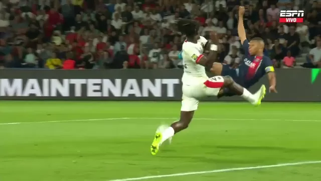 Mbappé anotó un golazo con espectacular tijera en derrota del PSG