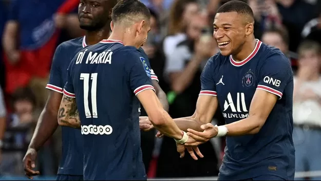 Mbappé celebró su renovación con un triplete en el 5-0 del PSG ante el Metz