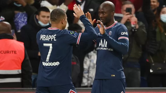 Mbappé y un maravilloso pase gol a Danilo en el 3-1 del PSG sobre Saint-Étienne
