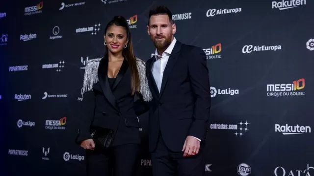 Messi llegó al espectáculo acompañado por su esposa Antonela Roccuzzo. | Foto: Barcelona
