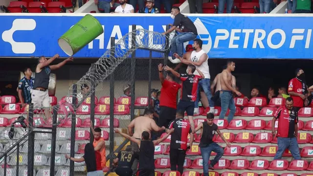 México: Restringen entrada de visitantes a estadios por violencia en Querétaro