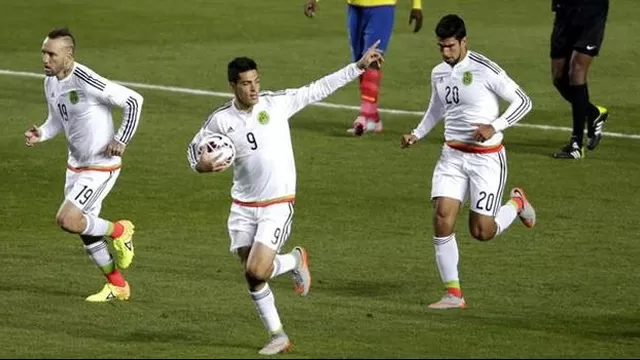 Así descontó el delantero para México ante Ecuador (AFP)