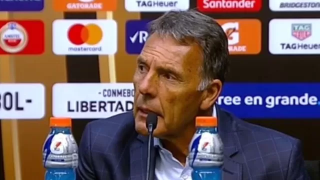 Russo: &quot;Alianza Lima hizo un buen partido, pero la expulsión fue determinante&quot; | Foto: Captura Fox Sports.