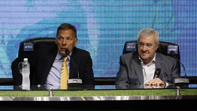 Russo junto al presidente xeneize Jorge Amor Ameal | Foto: AFP
