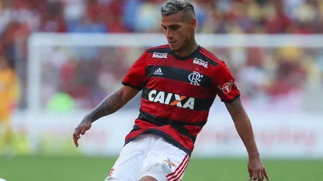 Miguel Trauco tiene un a&amp;ntilde;o m&amp;aacute;s de contrato con Flamengo. | Foto: EFE