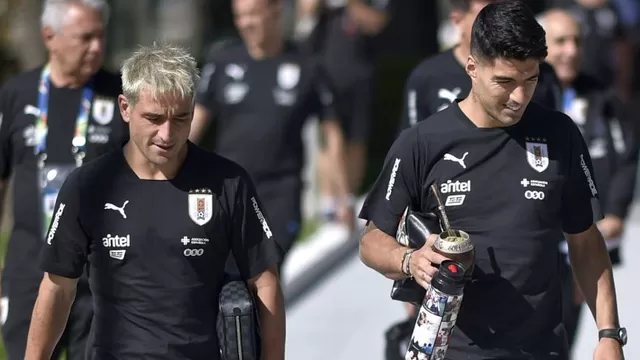 Lodeiro y Suárez han compartido equipo en la selección de Uruguay. | Foto: AFP