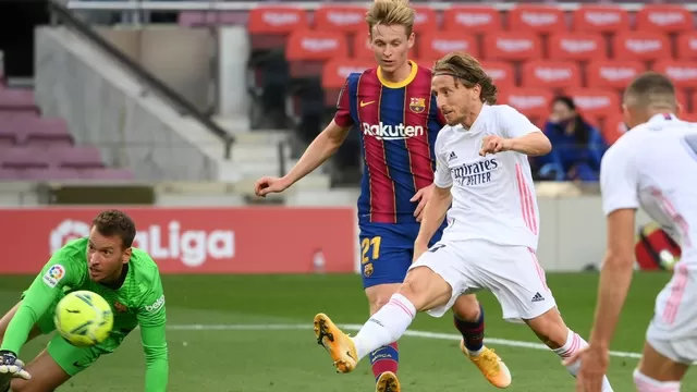 Luka Modric marcó el 3-1 en el Barcelona vs. Real Madrid. | Foto: AFP/Video: DirecTV
