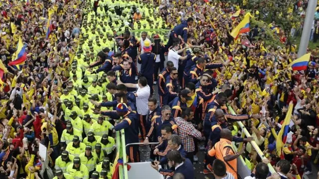 Multitudinaria fiesta en Bogotá en recibimiento a seleccionados de Colombia-foto-2