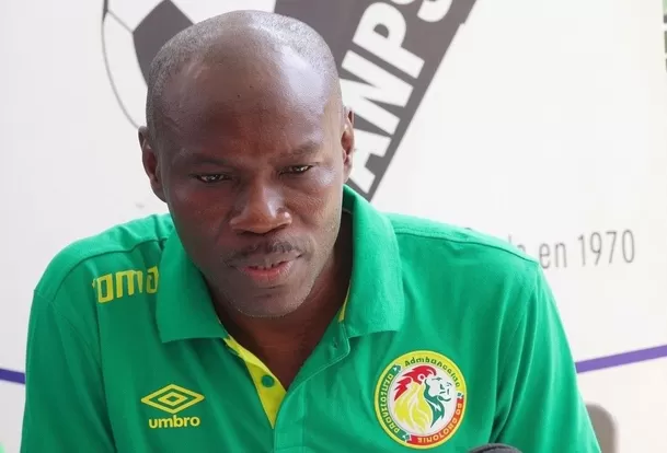 El médico de Senegal es ginecólogo y no lo sabían. El médico de Senegal es ginecólogo y no lo sabían.