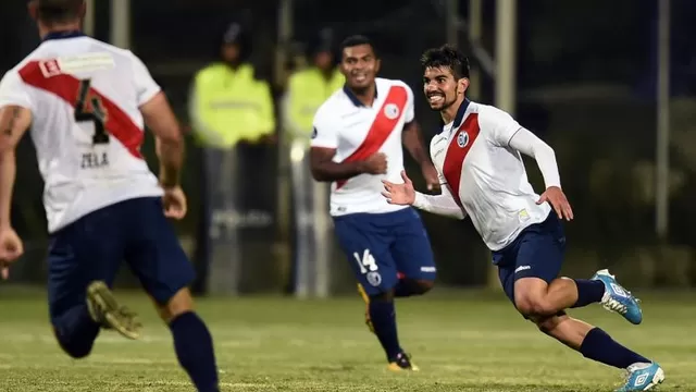 Golazo de Pier Larrauri en Ecuador