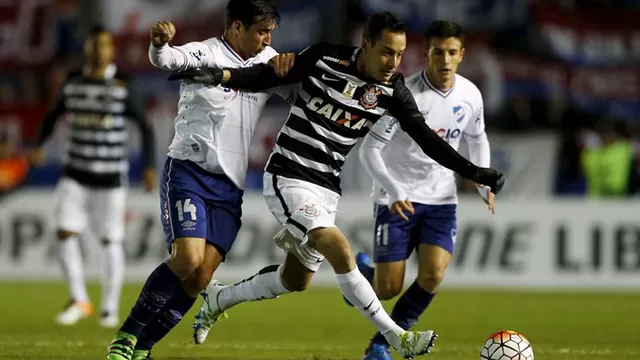Nacional y Corinthians igualaron 0-0 en la ida por octavos de Libertadores
