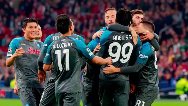 Napoli aplastó 6-1 al Ajax y se destaca como líder del grupo A de la Champions