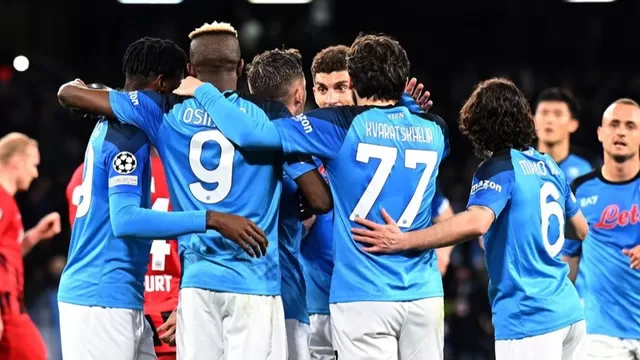 Napoli goleó 3-0 al Eintracht Frankfurt y clasificó a cuartos de final de la Champions