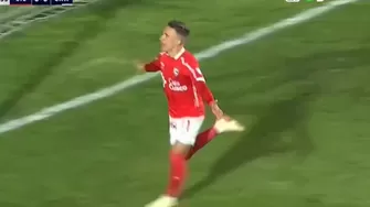 Neri Bandiera se metió al área y convirtió el 1-0 de Cienciano vs Atlético Mineiro tras potenta cabezazo / Fuente: DSports