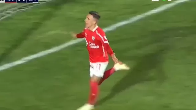 Neri Bandiera se metió al área y convirtió el 1-0 de Cienciano vs Atlético Mineiro tras potenta cabezazo / Fuente: DSports