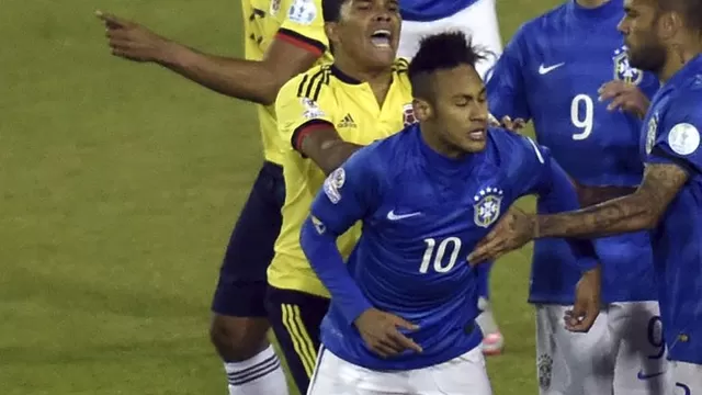 Neymar fue expulsado en el Brasil-Colombia por el &amp;aacute;rbitro chileno Enrique Osses (Foto: AFP)