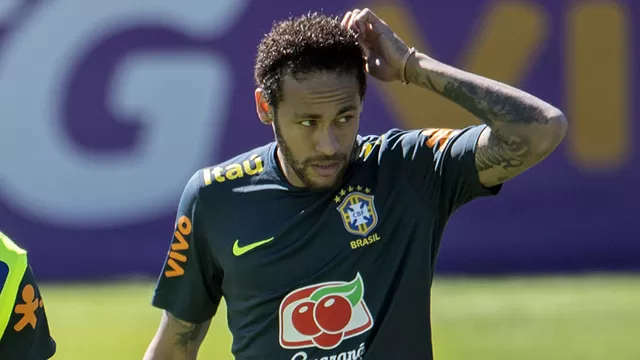 Neymar no termin&amp;oacute; la pr&amp;aacute;ctica de la selecci&amp;oacute;n brasile&amp;ntilde;a. | Foto: EFE