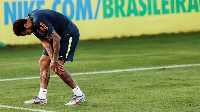 Fue el primer entrenamiento de Neymar con Brasil sin la cinta de capit&amp;aacute;n. | Foto: EFE