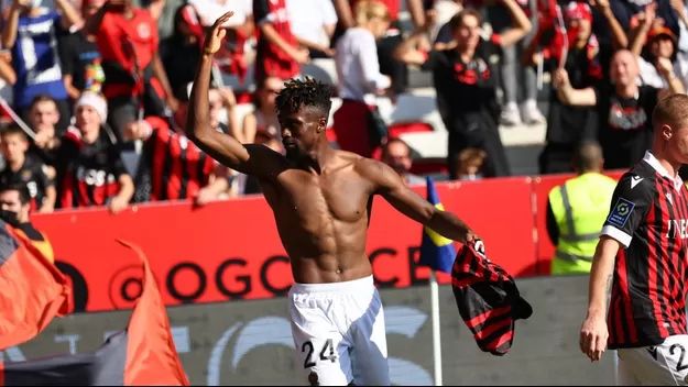 Niza logró espectacular remontada: Perdía 2-0 ante Lyon hasta el minuto 81