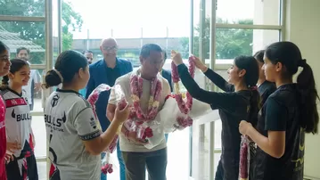 Nolberto Solano fue bien recibido en Pakistán para asumir como DT