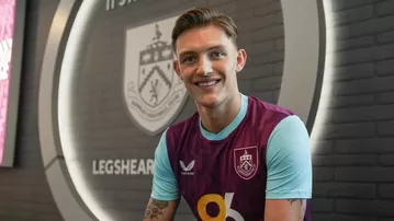 Oliver Sonne fue anunciado como nuevo jugador del Burnley inglés