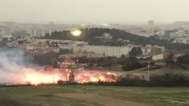 Olympique Marsella: Hinchas protestan y terminan quemando la ciudad deportiva del club