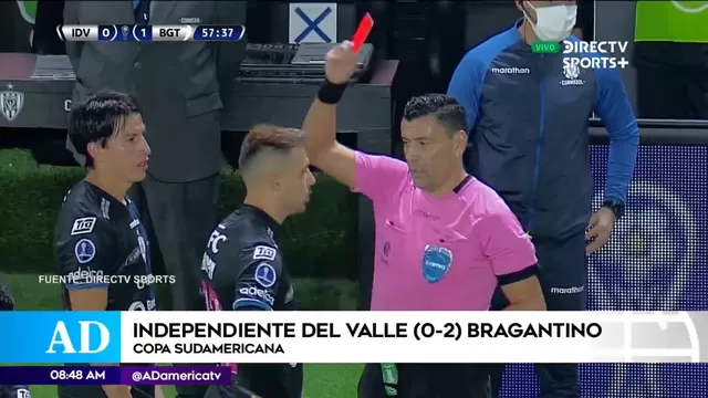 Óscar del Portal indignado al ver dirigir al árbitro chileno Roberto Tobar en la Sudamericana